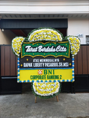 Papan Bunga Duka di Ulak Karang Selatan